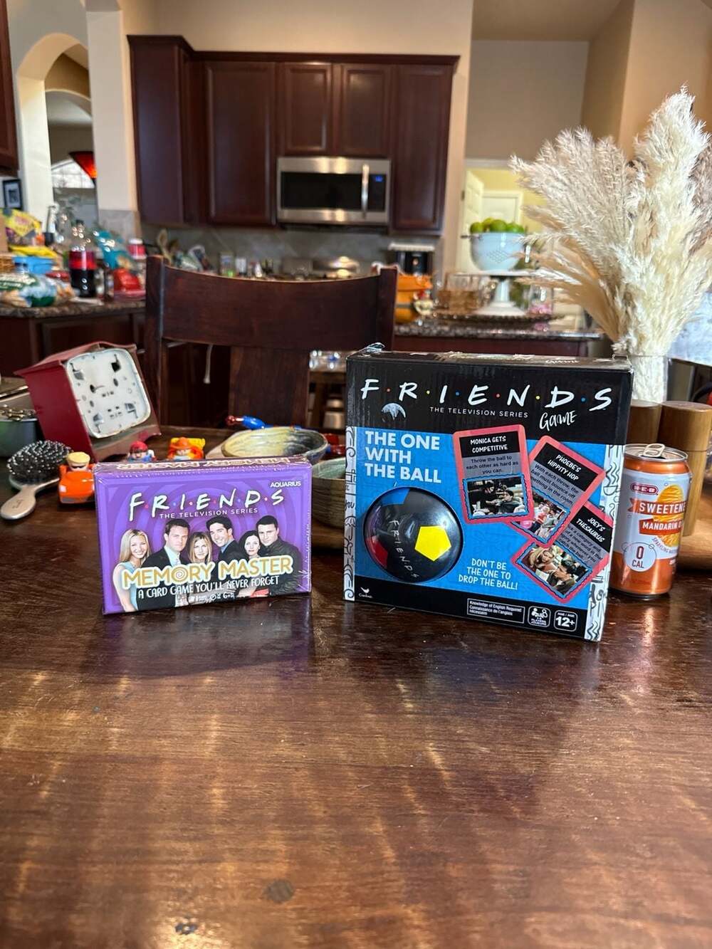 Lot of 2 FRIENDS games: The One with the Ball and memory Master. Games New In Bo